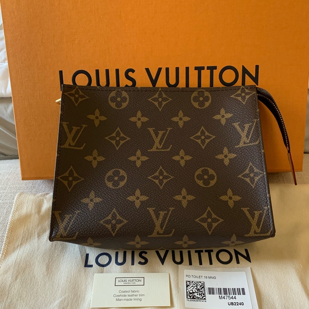 BRAND NEW Louis Vuitton Toiletry Pouch 19